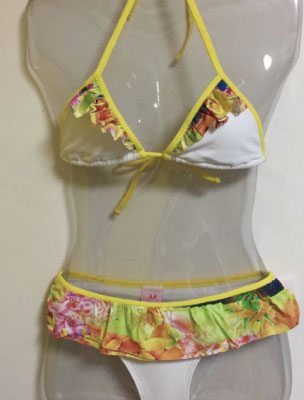 花柄フリルのビキニ。通販価格¥11,800
